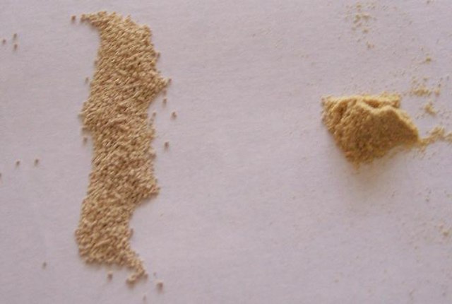 Image of dry winemaking yeast and yeast nutrients.